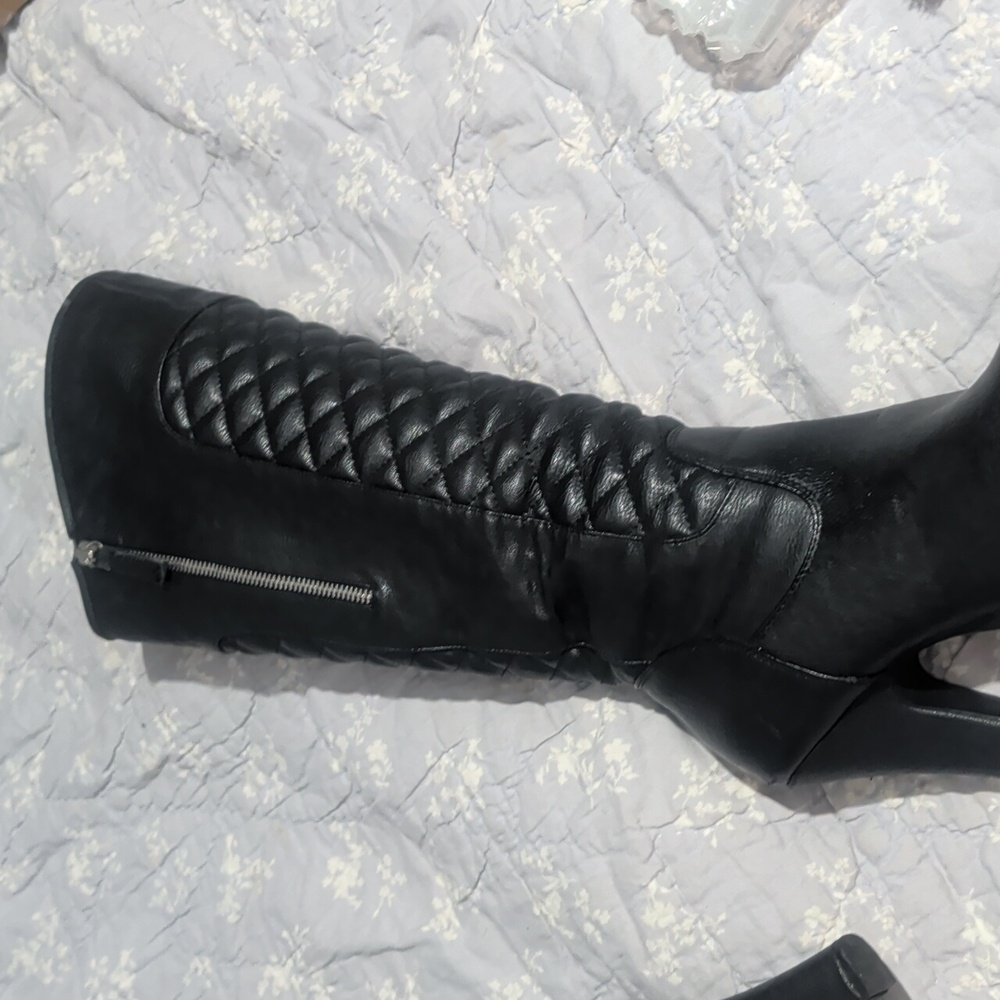 Wild Diva Lounge Quilted Knee High Platform Boots w/ Secret Pocket | Black - Picture 10 of 14